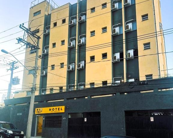 Estrategicamente localizado no coração do centro de Sorocaba! Desfrute de uma localização privilegiada, perto dos principais pontos comerciais, restaurantes e atrações culturais da cidade.
Comece o dia com um delicioso café da manhã incluso e aproveite o